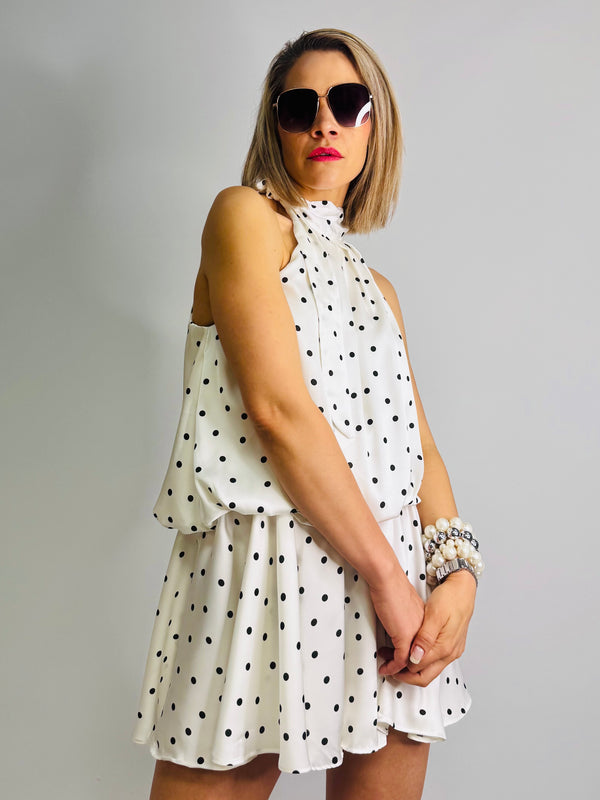 ROBE SATINÉE À POIS COL HALTER