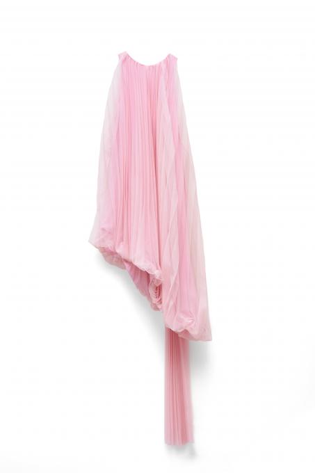 ROBE PLISSÉE ASYMÉTRIQUE